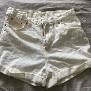 Levi’s off-white denim Mom Shorts